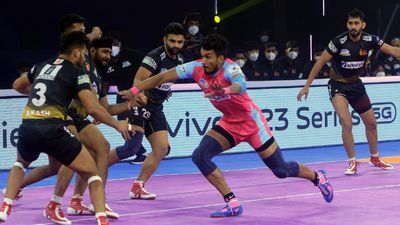 PKL-8 : 10 मैचों के बाद खुला टाइटंस की जीत का खाता SportsTak Hindi