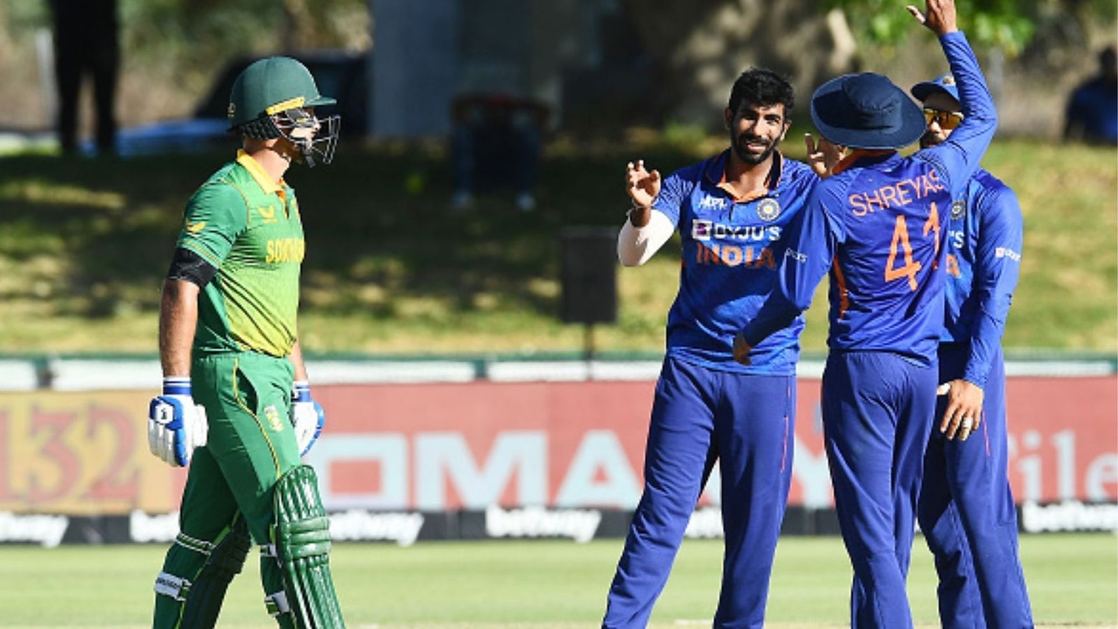 IND vs SA 3rd ODI Preview: राहुल एंड कंपनी के पास साख बचाने का आखिरी मौका, विराट से उम्मीद तो वहीं प्लेइंग 11 में हो सकते हैं बदलाव IND vs SA 3rd ODI Preview: राहुल एंड कंपनी के पास साख बचाने का आखिरी मौका, विराट से उम्मीद तो वहीं प्लेइंग 11 में हो सकते हैं बदलाव