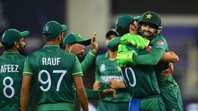 ICC अवॉर्ड्स: एक साल में 1326 रन बनाने वाला पाकिस्तान का यह बल्लेबाज बना सर्वश्रेष्ठ टी-20 खिलाड़ी  SportsTak Hindi