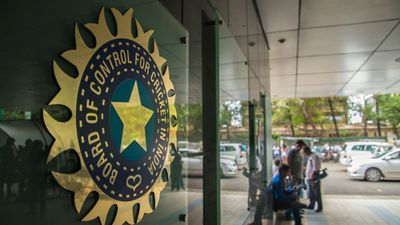 IPL से पहले BCCI कर सकता है रणजी के ग्रुप स्टेज मैचों का आयोजन: रिपोर्ट SportsTak Hindi