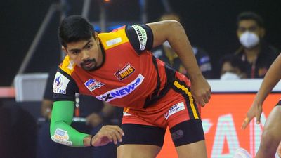 PKL-8 : जीत की पटरी पर लौटते हुए टेबल टॉपर बने बुल्स, टाइटंस को मिली 10वीं हार SportsTak Hindi