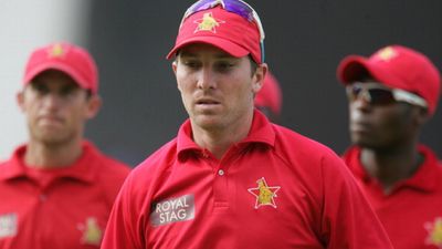 बड़ी खबर: फिक्सिंग से फिर शर्मसार हुआ क्रिकेट, 200 वनडे खेलने वाले बल्लेबाज ने लाखों रुपये में किया सौदा, ये भारतीय शामिल SportsTak Hindi