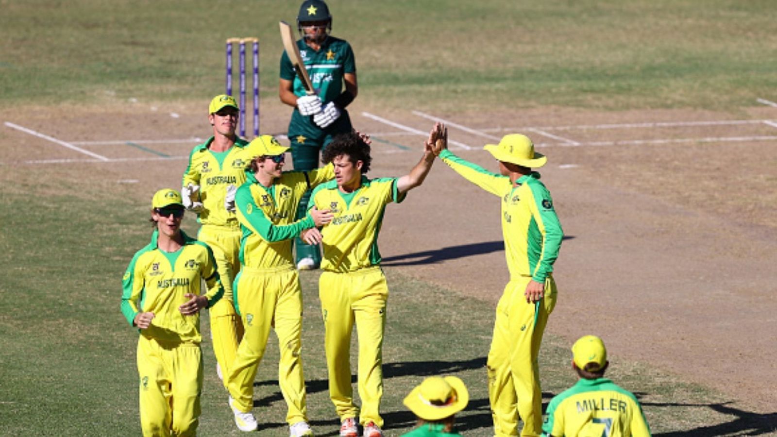 अंडर 19 वर्ल्ड कप: 7 बल्लेबाजों ने बनाए मात्र 47 रन, ऑस्ट्रेलिया ने पाकिस्तान को करारी शिकस्त देकर किया टूर्नामेंट से बाहर अंडर 19 वर्ल्ड कप: 7 बल्लेबाजों ने बनाए मात्र 47 रन, ऑस्ट्रेलिया ने पाकिस्तान को करारी शिकस्त देकर किया टूर्नामेंट से बाहर