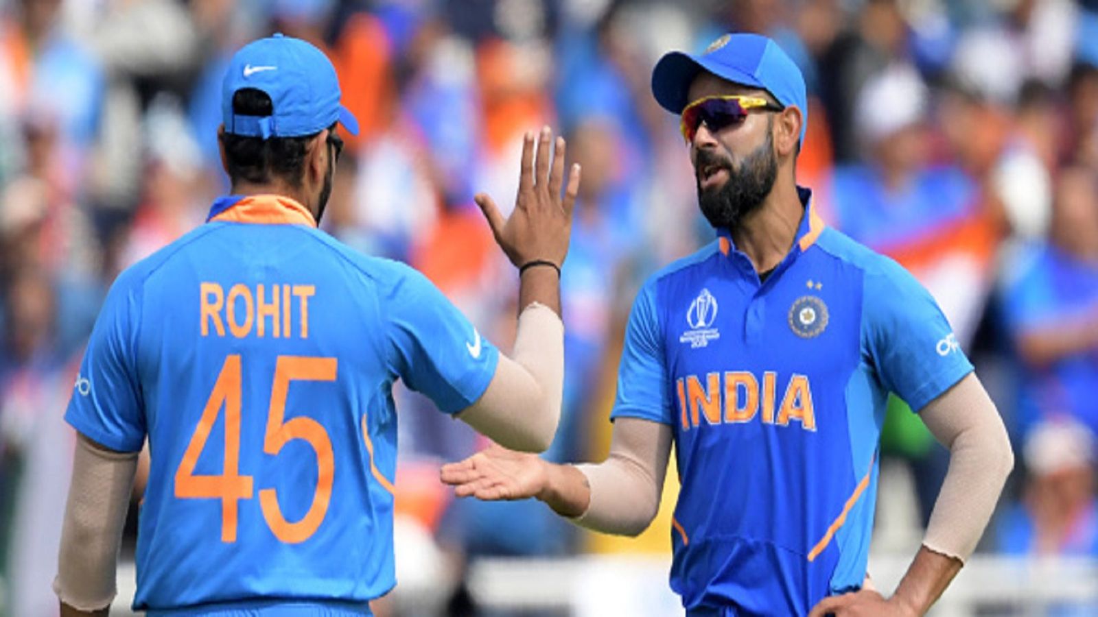 रोहित के समर्थन में आए कोहली के बचपन के कोच, कहा - वह भारत को नई ऊंचाइयों पर... रोहित के समर्थन में आए कोहली के बचपन के कोच, कहा - वह भारत को नई ऊंचाइयों पर...