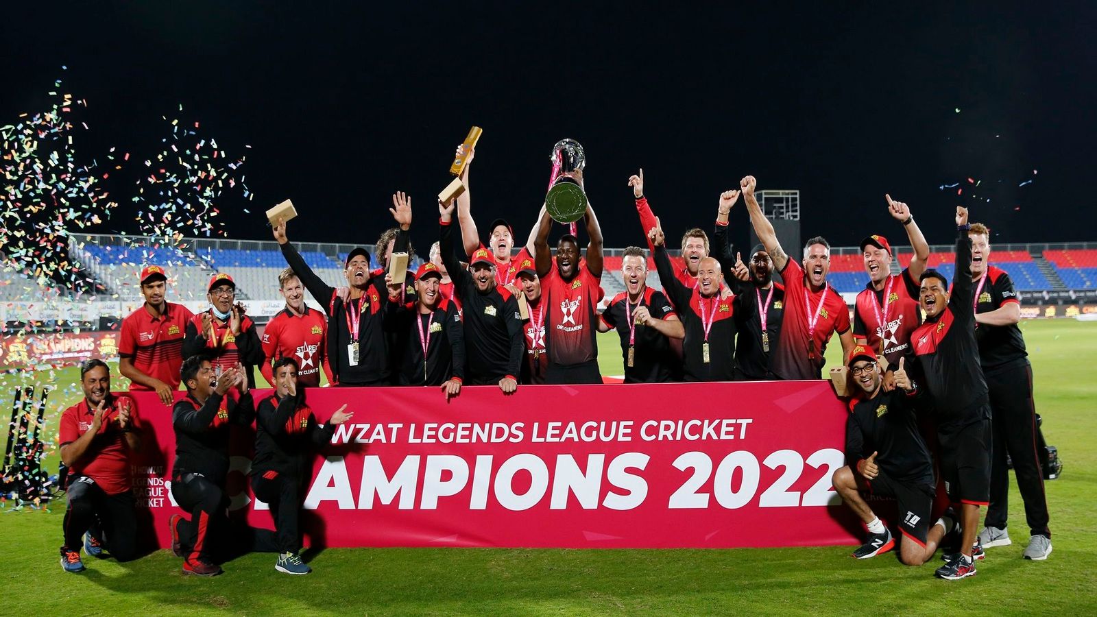 फाइनल में कोरी एंडरसन के बल्ले से बरसे चौके-छक्के, 94 रनों की पारी से वर्ल्ड जायंट्स को बनाया चैंपियन फाइनल में कोरी एंडरसन के बल्ले से बरसे चौके-छक्के, 94 रनों की पारी से वर्ल्ड जायंट्स को बनाया चैंपियन