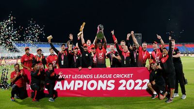 फाइनल में कोरी एंडरसन के बल्ले से बरसे चौके-छक्के, 94 रनों की पारी से वर्ल्ड जायंट्स को बनाया चैंपियन SportsTak Hindi