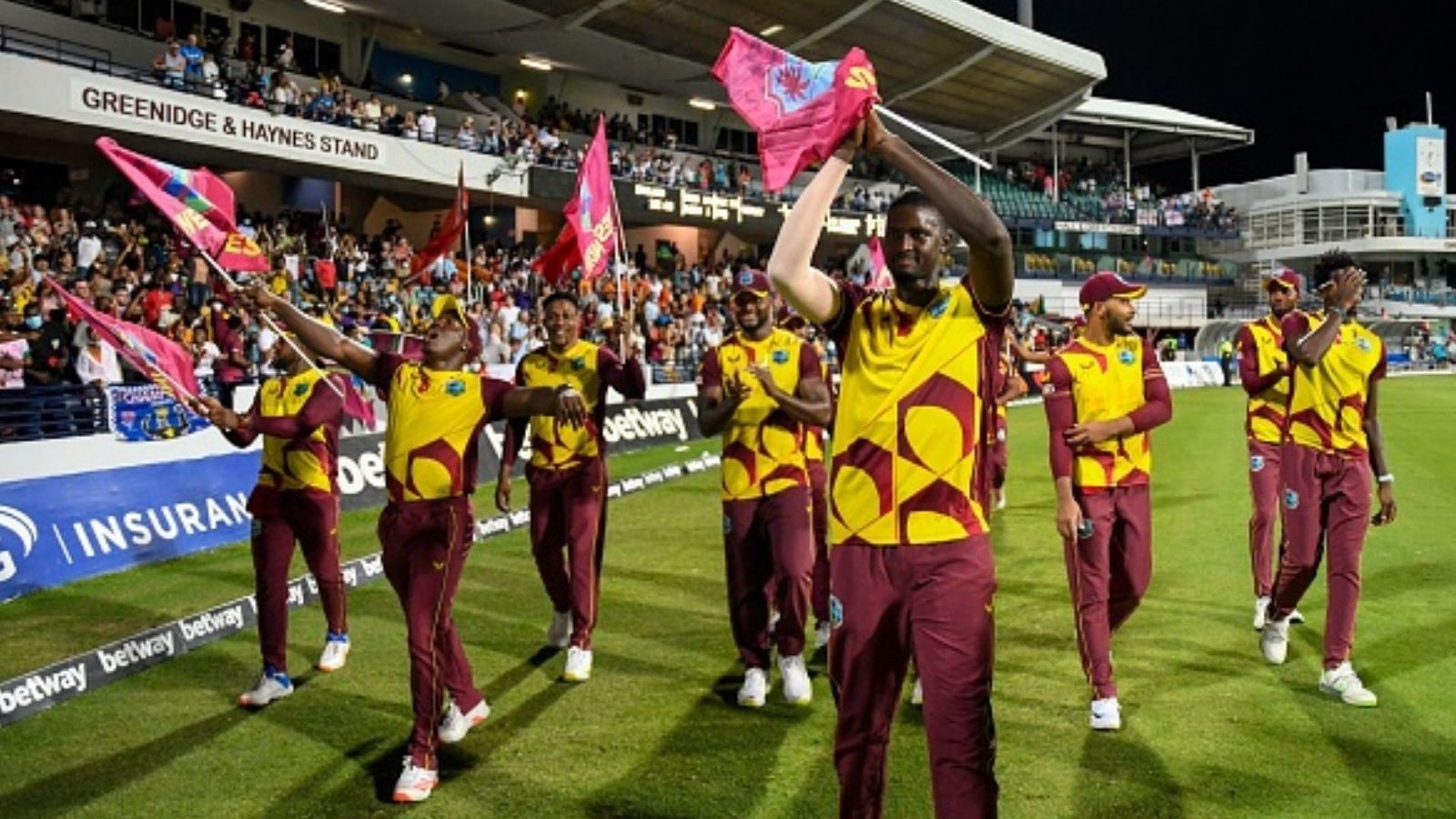 Eng vs WI: 4 गेंदों में 4 विकेट लेकर अंग्रेजों के खिलाफ साढ़े 6 फुट के गेंदबाज की आंधी, कुछ ऐसा था आखिरी ओवर का रोमांच Eng vs WI: 4 गेंदों में 4 विकेट लेकर अंग्रेजों के खिलाफ साढ़े 6 फुट के गेंदबाज की आंधी, कुछ ऐसा था आखिरी ओवर का रोमांच