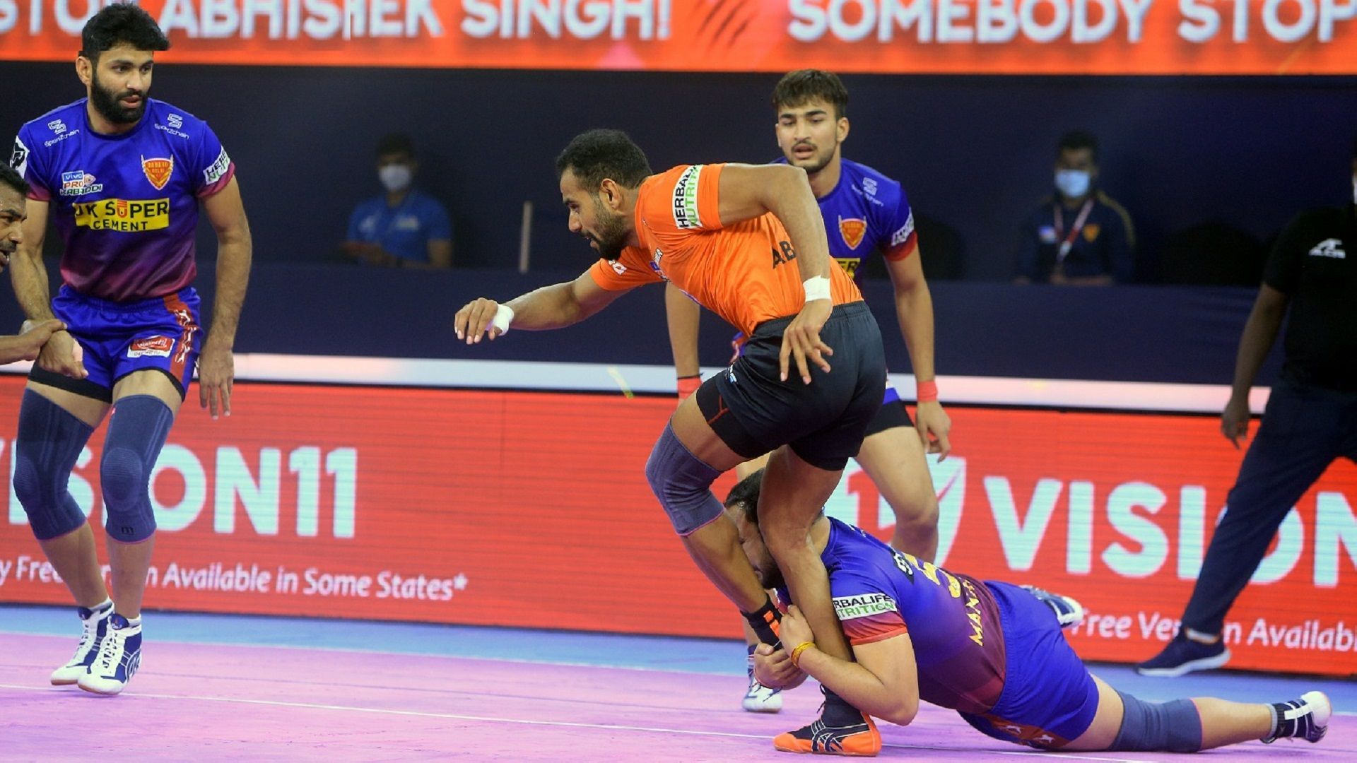  PKL-8 : महानगरों की रोमांचक महाजंग में दिल्ली ने मुम्बई को 6 अंक से हराया