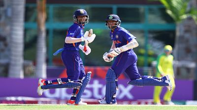 U19 World Cup सेमीफाइनल में शतक ठोक यश धुल ने की कोहली और उन्मुक्त चंद की बराबरी, ऑस्ट्रेलिया को 291 रन का लक्ष्य SportsTak Hindi