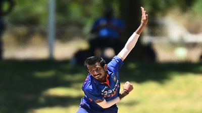 IND vs WI : चहल ने बरपाया कहर, 1000वें वनडे में खास 'शतक' लगाकर वेस्टइंडीज को किया तहस-नहस SportsTak Hindi