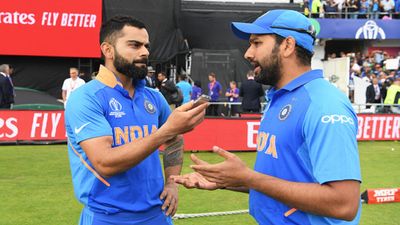 कोहली-रोहित के बीच 'दरार' की बात पर भड़क उठे सुनील गावस्कर, कहा - वो दोनों ही जानते हैं सच... SportsTak Hindi