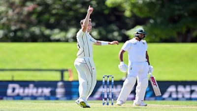 NZ vs SA: छह फीट के खिलाड़ी ने झटके 7 विकेट, पहली पारी में सिर्फ 95 रन पर ढेर हुआ साउथ अफ्रीका SportsTak Hindi