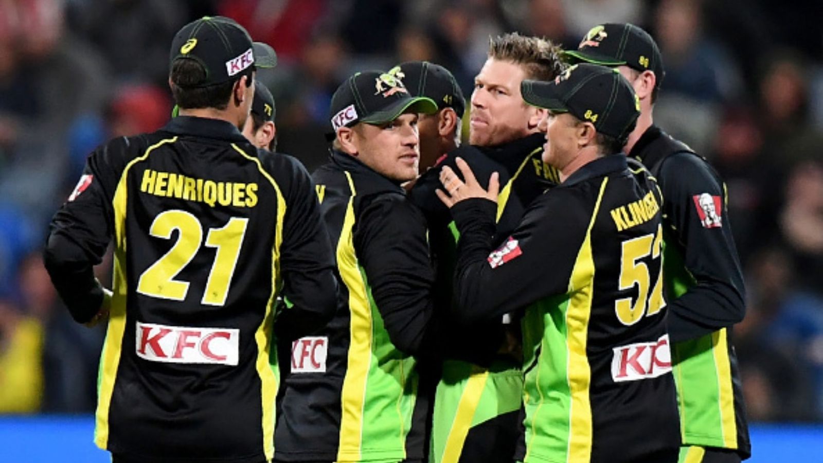 ऑस्ट्रेलियाई क्रिकेटर ने बीच में छोड़ा PSL, पीसीबी से बातचीत के दौरान फेंका हेलमेट, कहा- इन लोगों ने मेरे पैसे नहीं दिए ऑस्ट्रेलियाई क्रिकेटर ने बीच में छोड़ा PSL, पीसीबी से बातचीत के दौरान फेंका हेलमेट, कहा- इन लोगों ने मेरे पैसे नहीं दिए