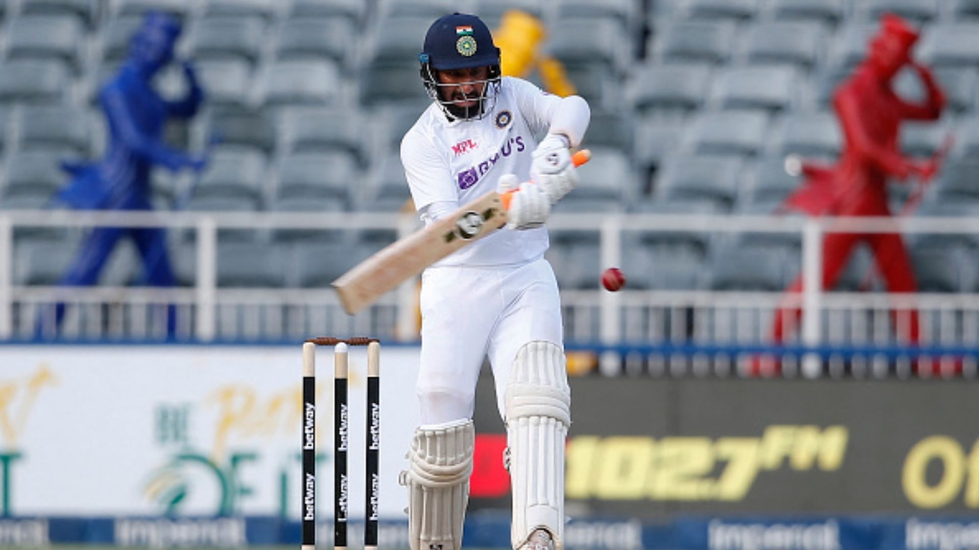 रणजी ट्रॉफी: टेस्ट टीम से ड्रॉप होते ही पुजारा ने किया खुद को साबित, 16 चौके और छक्का जड़ खेली धमाकेदार पारी