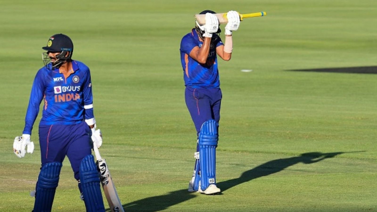 टीम इंडिया को बड़ा झटका, श्रीलंका सीरीज से बाहर हुआ ये दिग्गज तेज गेंदबाज टीम इंडिया को बड़ा झटका, श्रीलंका सीरीज से बाहर हुआ ये दिग्गज तेज गेंदबाज