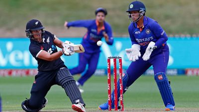 INDW vs NZW 5th ODI Preview: लाज बचाने उतरेगी टीम इंडिया, क्लीन स्वीप की फिराक में डिवाइन एंड कंपनी SportsTak Hindi