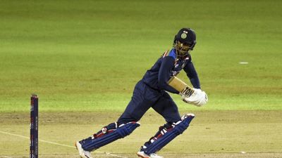 IND vs SL: धोनी के खिलाड़ी की किस्मत खराब, लखनऊ टी20 से ठीक पहले लगी चोट, हुआ बाहर SportsTak Hindi