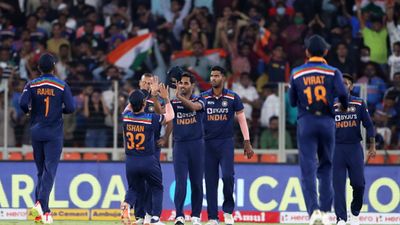 IPL 2022 के सबसे महंगे खिलाड़ी ने उड़ाई श्रीलंकाई गेंदबाजों की धज्जियां, धोनी से लेकर पंत तक सबको पीछे छोड़ा SportsTak Hindi