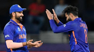 IND vs SL : 45 रन की तूफानी पारी खेलने के बाद जडेजा ने जताया रोहित का आभार, कहा - मुझ पर भरोसा.. SportsTak Hindi