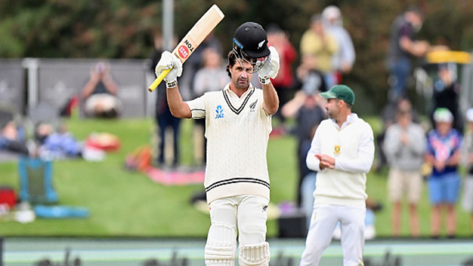 NZ vs SA :  डि ग्रैंडहोम के शतक के बावजूद बैकफुट पर न्यूजीलैंड, 211 रन आगे साउथ अफ्रीका  NZ vs SA :  डि ग्रैंडहोम के शतक के बावजूद बैकफुट पर न्यूजीलैंड, 211 रन आगे साउथ अफ्रीका