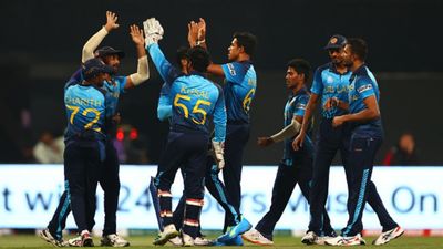 IND vs SL: श्रीलंकाई टीम की बस से बरामद हुए कारतूस के खोके, मचा हड़कंप SportsTak Hindi