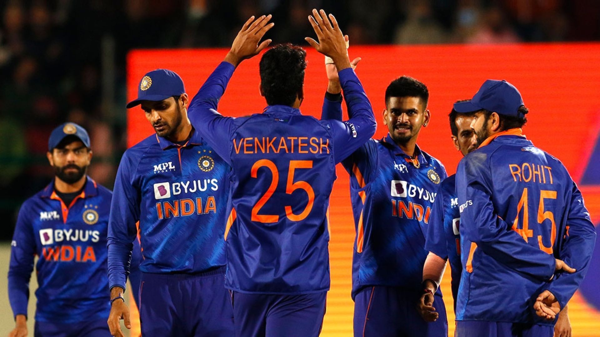 IND vs SL 3rd T20: रोहित शर्मा ने किए प्लेइंग 11 में चार बदलाव, इन खिलाड़ियों को आराम, क्लीन स्वीप पर पूरा ध्यान