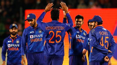 IND vs SL 3rd T20: रोहित शर्मा ने किए प्लेइंग 11 में चार बदलाव, इन खिलाड़ियों को आराम, क्लीन स्वीप पर पूरा ध्यान SportsTak Hindi