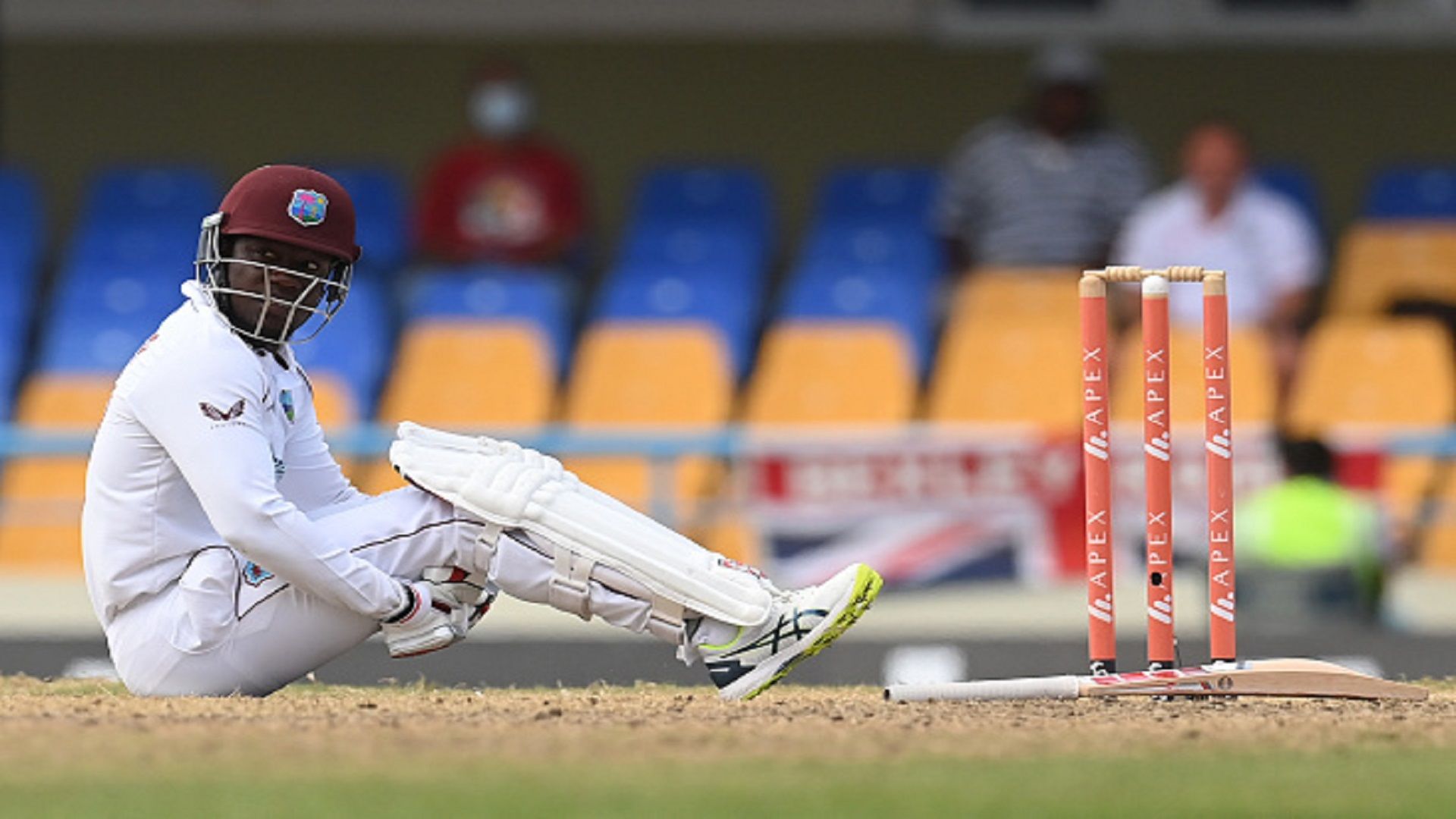 WI vs ENG: 10वें टेस्‍ट में 10 घंटे बल्‍लेबाजी कर ठोका जोरदार शतक, इंग्‍लैंड पर दिलाई टीम को बढ़त