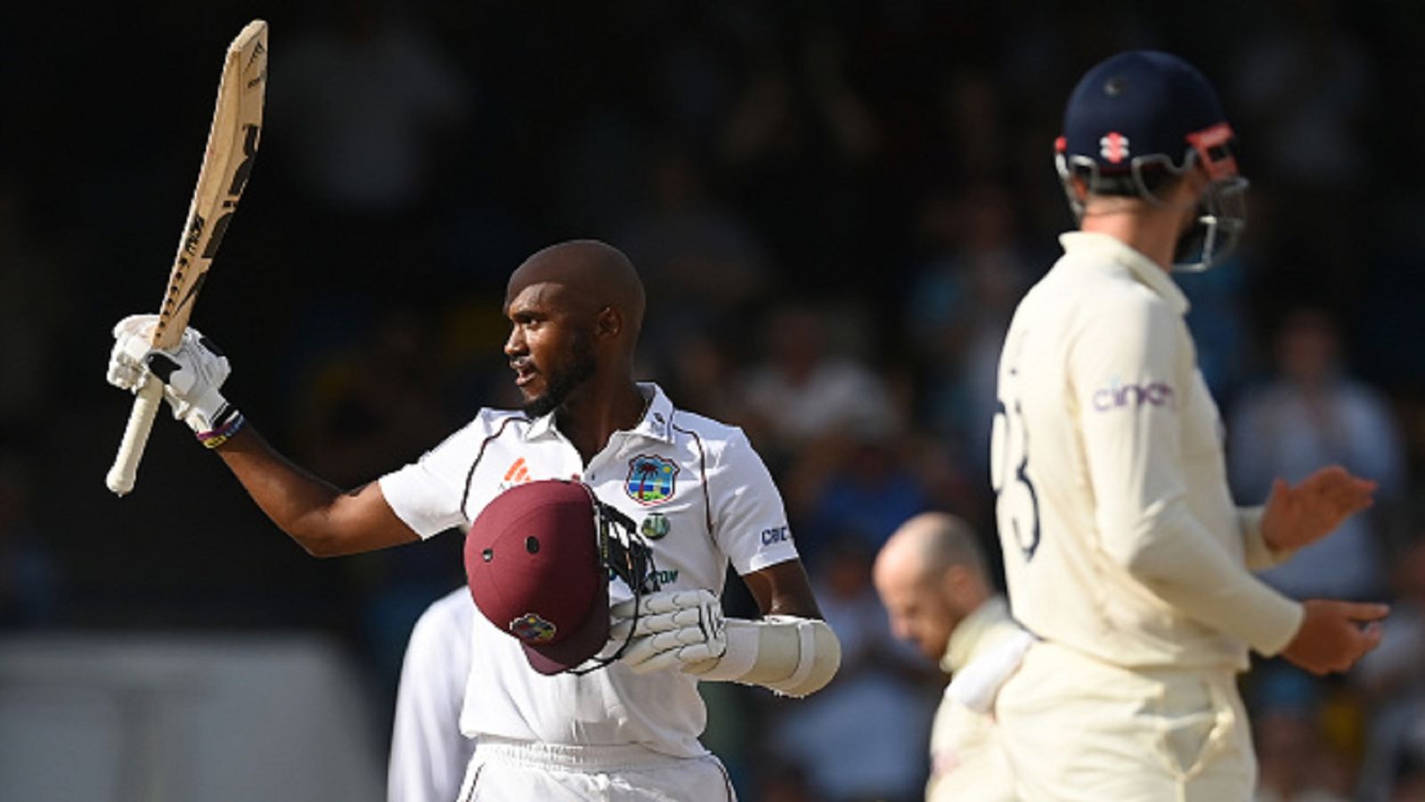 ENG vs WI : ब्रेथवेट और ब्लैकवुड ने शतक जड़कर इंग्लैंड को दिया माकूल जवाब, ड्रॉ की तरफ बड़ा मैच ENG vs WI : ब्रेथवेट और ब्लैकवुड ने शतक जड़कर इंग्लैंड को दिया माकूल जवाब, ड्रॉ की तरफ बड़ा मैच