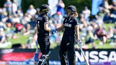 Women’s World Cup: शतक और 5000 रन पूरे कर बेट्स ने न्यूजीलैंड की उम्मीदों को रखा कायम, 71 रनों से पाकिस्तान को मिली मात SportsTak Hindi