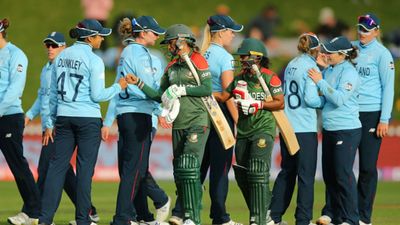 Women's World Cup: हैट्रिक हार और फिर 4 जीत के बाद सेमीफाइनल में पहुंचने वाली तीसरी टीम बनी इंग्लैंड, बांग्लादेश को रौंदा SportsTak Hindi