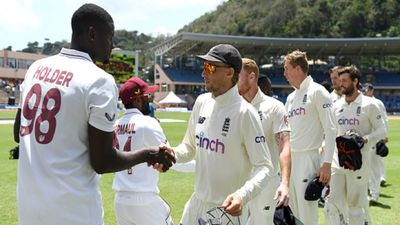 ENG vs WI : इंग्लैंड को 10 विकेट से रौंदकर वेस्टइंडीज ने जीती टेस्ट सीरीज, 18 साल बाद भी अंग्रेज नहीं पलट सके बाजी SportsTak Hindi