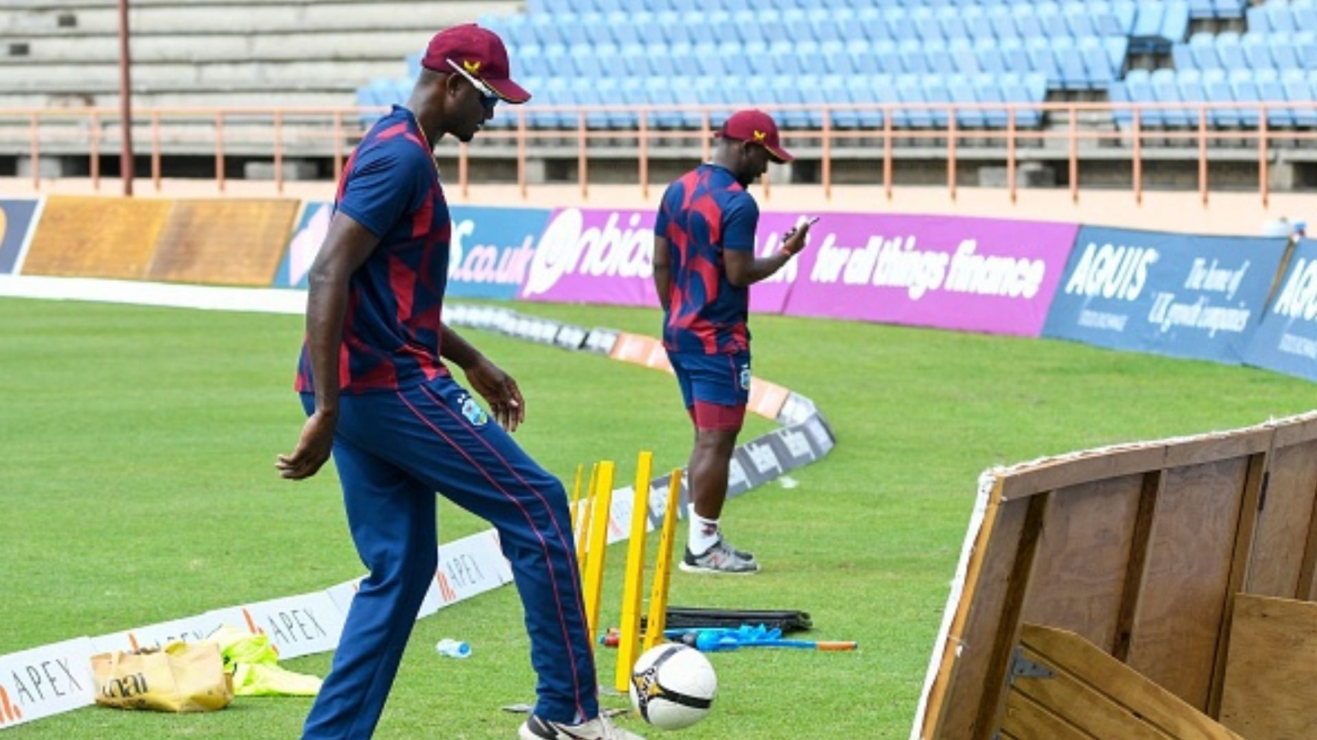IPL 2022: लखनऊ और गुजरात के मुकाबले में इन स्टार खिलाड़ियों का जलवा नहीं दिखेगा, यहां देखें पूरी लिस्ट