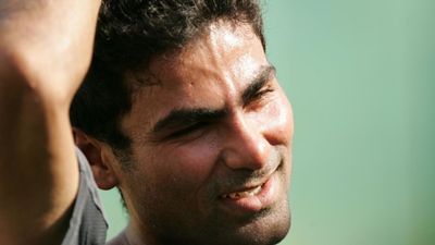 IPL 2022: 'फॉर्म में आने के लिए दिल्ली का ये स्टार बल्लेबाज मुझसे करवाता था अंडरआर्म गेंदबाजी', मोहम्मद कैफ का खुलासा SportsTak Hindi