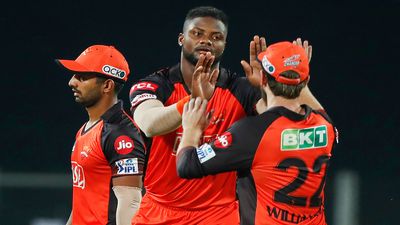 SRH vs RR : राजस्थान से शर्मनाक हार के बाद निराशा में डूबे केन विलियमसन, बताया टीम में किसने किया हैरान SportsTak Hindi