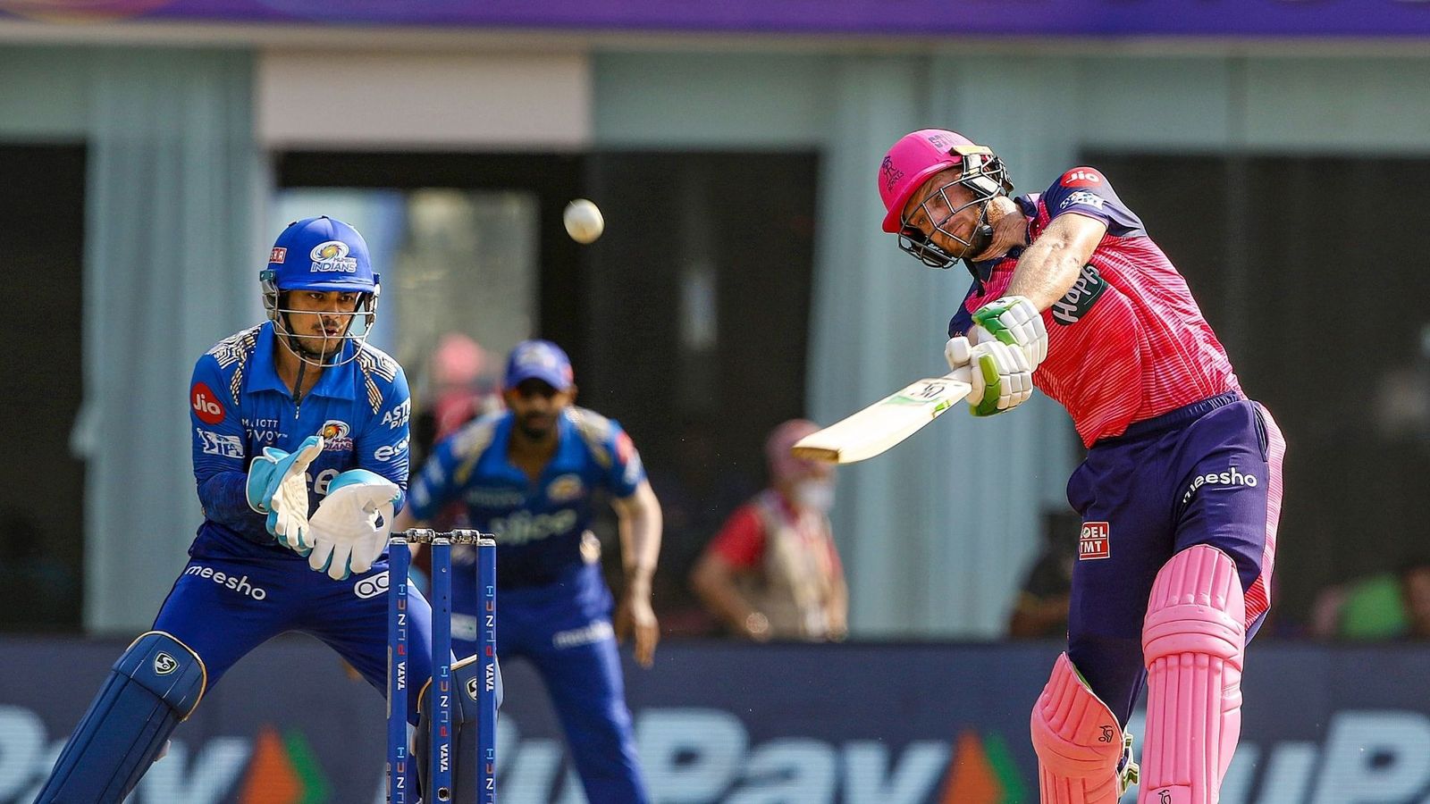 MI vs RR: 68 गेंदों में शतक जड़ने वाले बटलर ने क्यों नहीं मनाया जश्न, मैच के बाद खुद किया खुलासा MI vs RR: 68 गेंदों में शतक जड़ने वाले बटलर ने क्यों नहीं मनाया जश्न, मैच के बाद खुद किया खुलासा