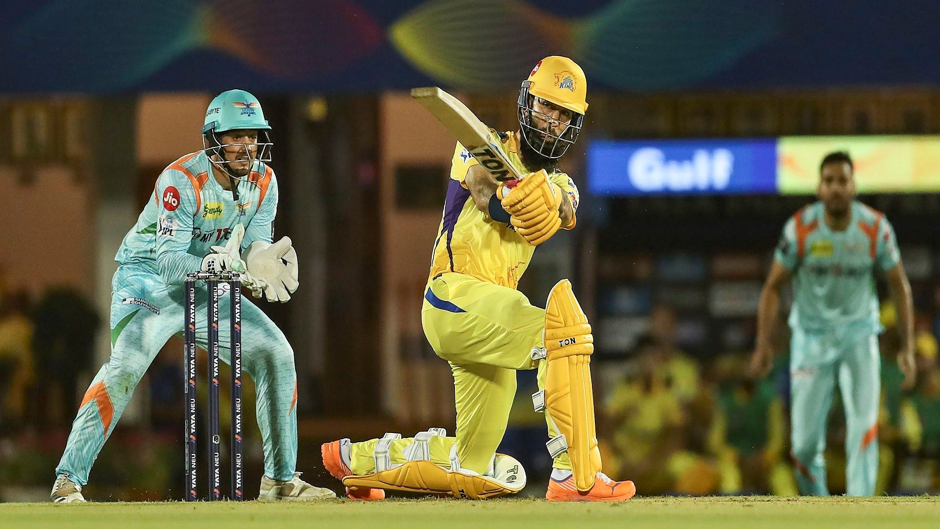 IPL 2022 : चेन्नई के कोच हसी को मोईन अली के धाकड़ खेल का कब हुआ एहसास, अब किया खुलासा 