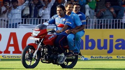 IPL 2022 : धोनी को 'माही भाई' कहने से उथप्पा को क्यों है एतराज, 18 साल पुरानी दोस्ती का बताया किस्सा SportsTak Hindi