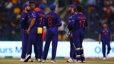 रोहित और बुमराह से भी आगे जाएगा ये स्टार क्रिकेटर, दिग्गज ने लगाया बड़ा दांव SportsTak Hindi