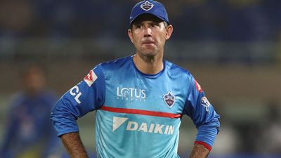 IPL 2022: जिसे विराट ने टीम इंडिया से रखा महीनों तक दूर, पोंटिंग ने उस खिलाड़ी को बताया टूर्नामेंट की खोज SportsTak Hindi