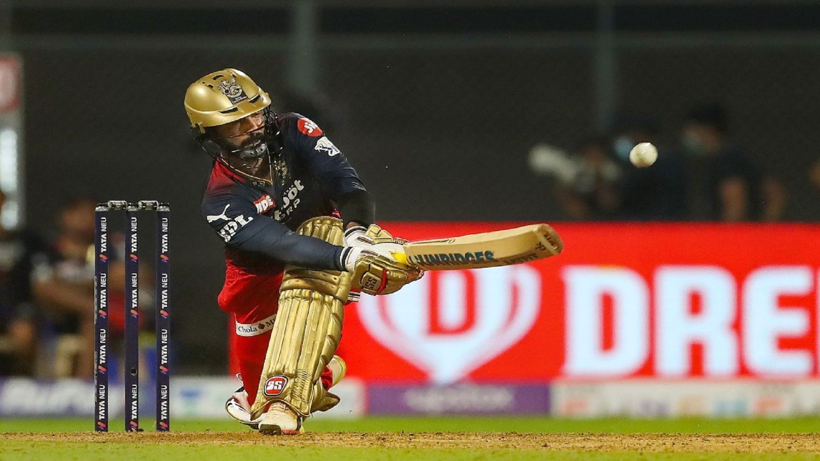 DC vs RCB : दिनेश कार्तिक के धमाके से जीता बैंगलोर, पंत की दिल्ली को मिली 16 रन से तीसरी हार DC vs RCB : दिनेश कार्तिक के धमाके से जीता बैंगलोर, पंत की दिल्ली को मिली 16 रन से तीसरी हार