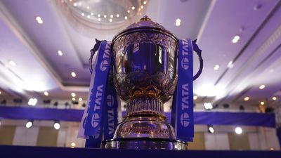 IPL 2022 को लेकर चौंकाने वाली खबर, TV व्यूअरशिप में दिखी भारी गिरावट, इतने करोड़ लोगों ने फेरा मुंह SportsTak Hindi