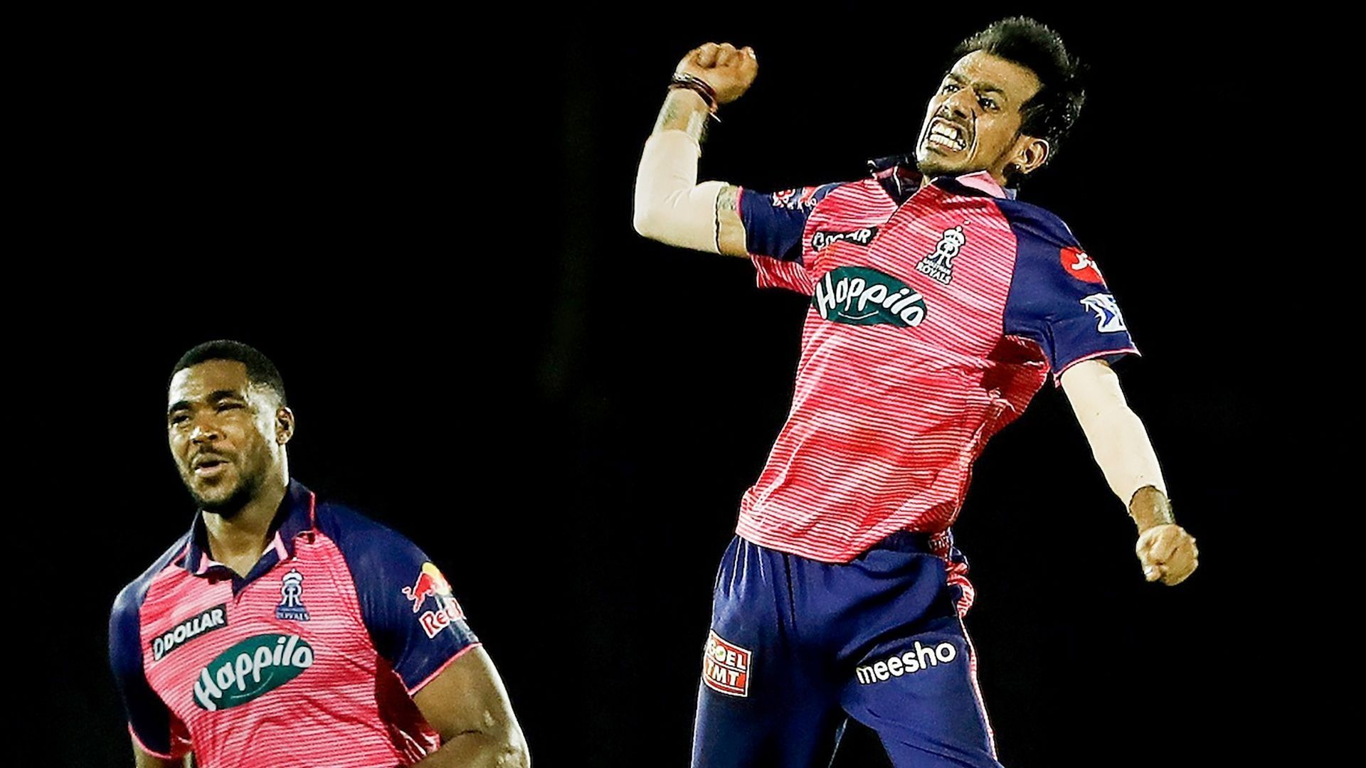 IPL 2022: 'सबकुछ मुझे ही करना पड़ेगा', हैट्रिक लेकर महफिल लूटने वाले चहल की दिग्गजों ने की जमकर तारीफ SportsTak Hindi