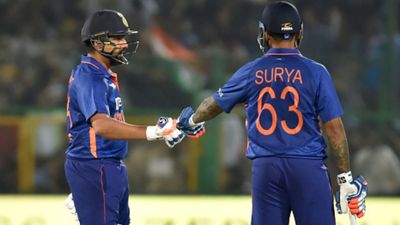 'दरवाजा नहीं खुलता है तो उसे तोड़ दो', सूर्यकुमार यादव को जब रोहित शर्मा ने दी ये खास नसीहत SportsTak Hindi