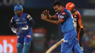 IPL में तीन हैट्रिक लेने वाले अमित मिश्रा ने बताया, किस गेंदबाज में है उनके रिकॉर्ड को तोड़ने का दम SportsTak Hindi