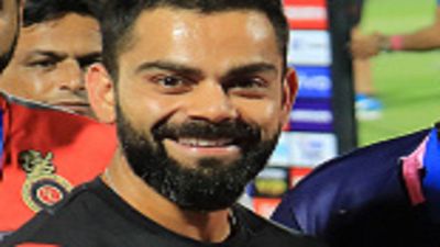 खौफनाक IPL : विराट कोहली पहली गेंद पर आउट, पिच पर खड़े होकर मुस्कुराते रहे और फिर... SportsTak Hindi