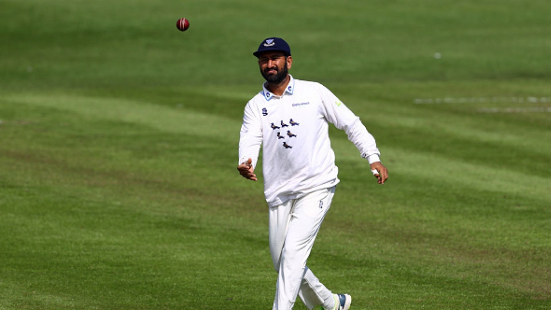 दोहरे शतक के बाद चेतेश्‍वर पुजारा ने जड़ी एक और सेंचुरी, लीच के कहर के बीच बचाई टीम की इज्‍जत