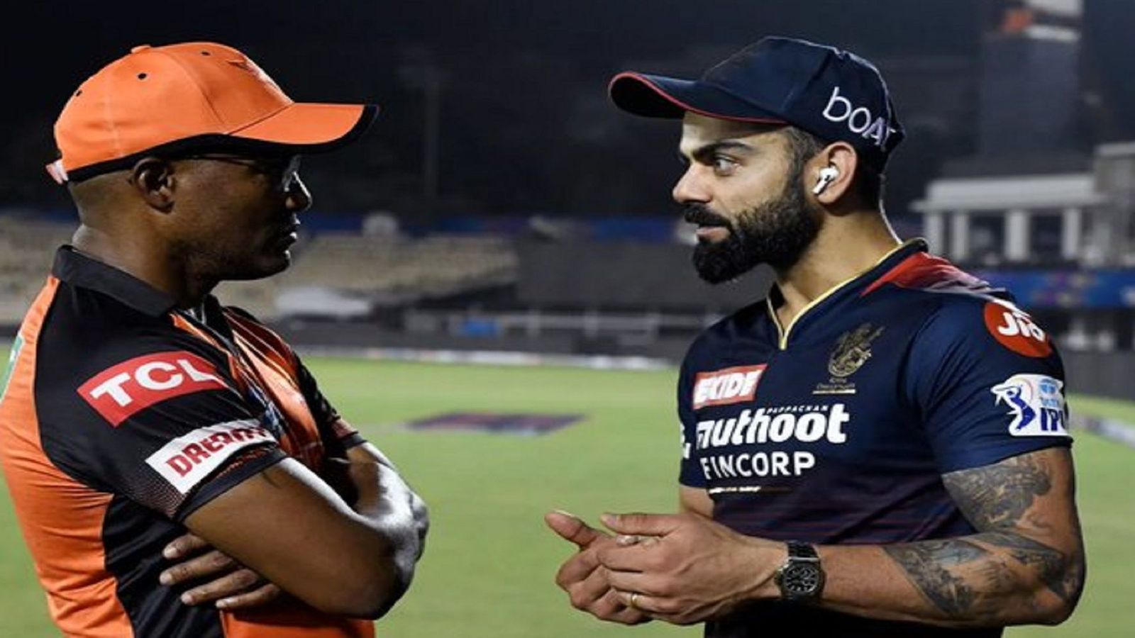 IPL 2022: 2 गोल्डन डक के बाद लारा बने विराट कोहली का सहारा, अब चमकेगा RCB का सितारा IPL 2022: 2 गोल्डन डक के बाद लारा बने विराट कोहली का सहारा, अब चमकेगा RCB का सितारा