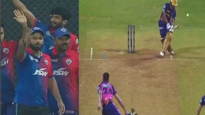 नो बॉल पर घमासान के बाद अब IPL में वाइड विवाद ने मचाया कोहराम, अंपायरिंग की उड़ी धज्जियां SportsTak Hindi