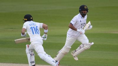 मोहम्मद रिजवान को जो काम करने में 10 ओवर लग गए, वो पुजारा ने 10 गेंदों में कर डाला, 160 की स्ट्राइक रेट से ठोके रन SportsTak Hindi